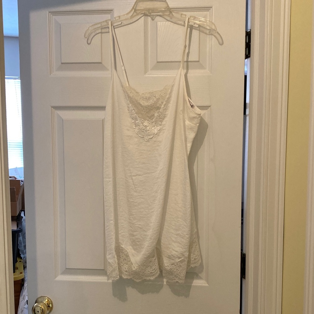 Linea Donatella beautiful white slip dress/nightgown size L excellent condition